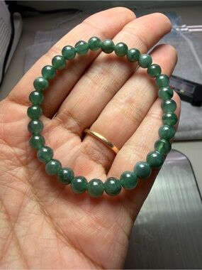 Natural Green Jade Beaded Stretch Bracelet (6mm)
